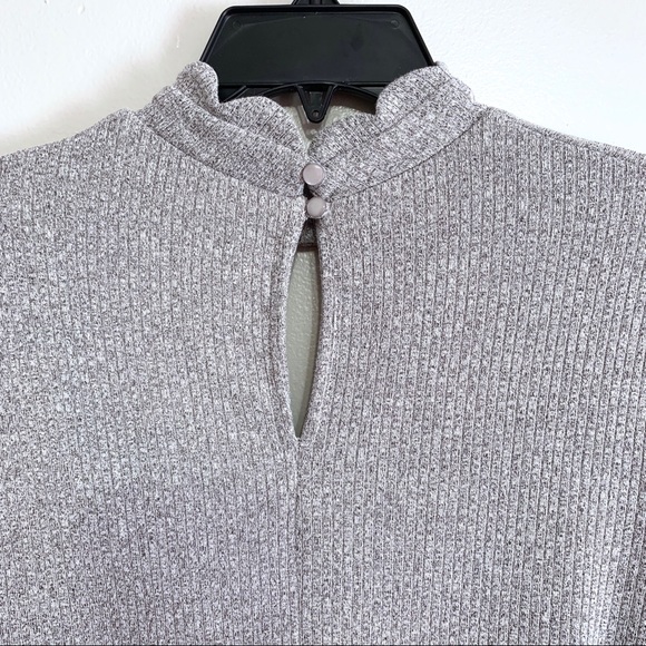 Altar’d State Gray Ribbed Keyhole Top - Picture 6 of 8